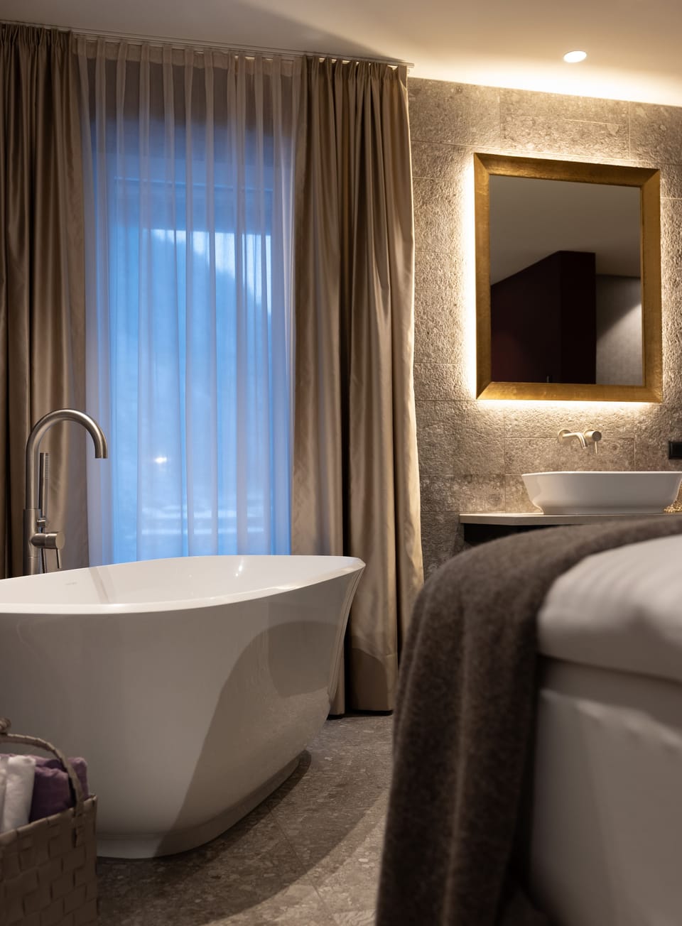 Luxury Apartment, 1 King Bed, Kitchen | Bathroom | Free toiletries, hair dryer, bathrobes, towels