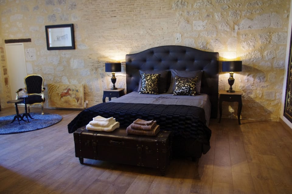 Grand Apartment, 1 Bedroom (de Solminihac) | Individually decorated, individually furnished, blackout drapes