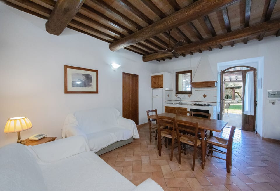 Apartment, 3 Bedrooms (Quadrilocale Borgo di Mariano) | Living area | TV