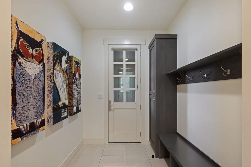 House, 5 Bedrooms | Interior