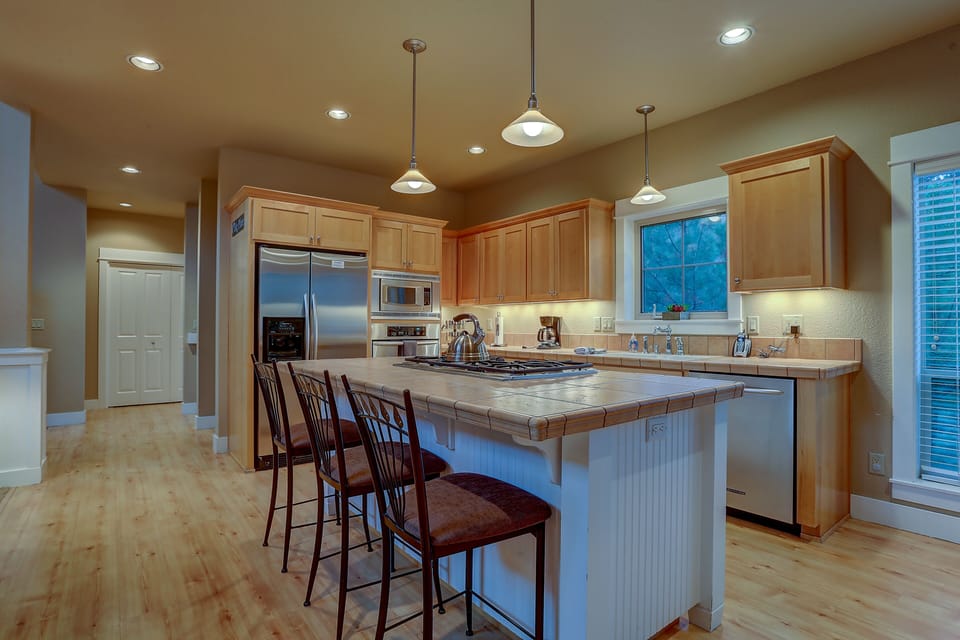 House, 3 Bedrooms | Private kitchen | Fridge, oven, coffee/tea maker, toaster