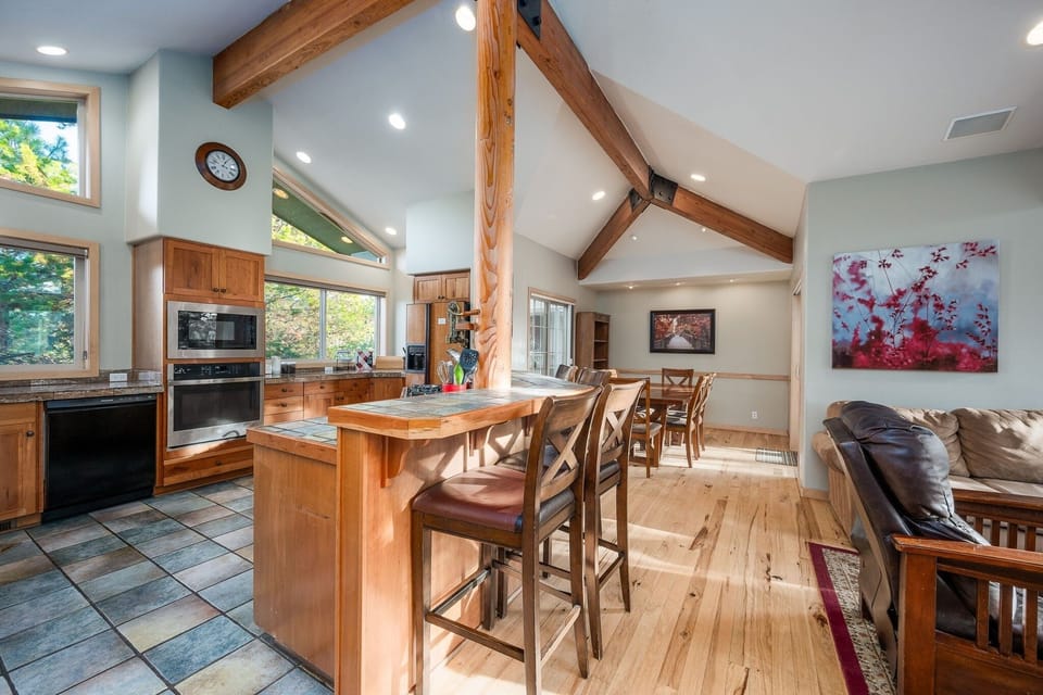House, 4 Bedrooms | Interior