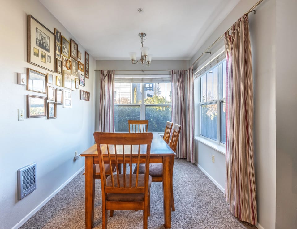 Condo, 1 Bedroom | Dining