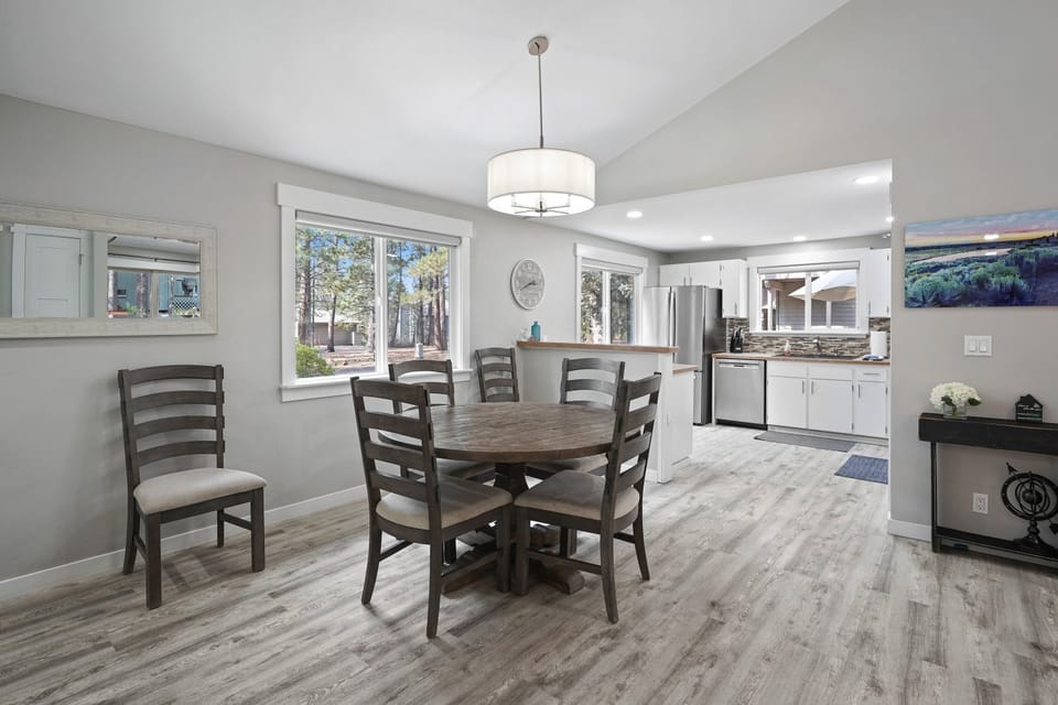 House, 2 Bedrooms | Dining