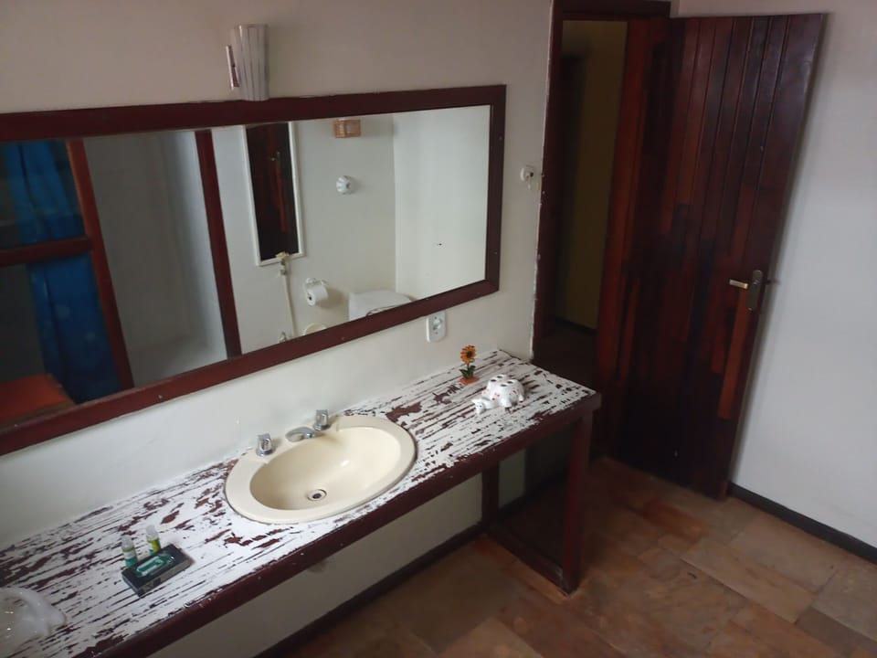 Superior Twin Room | Bathroom | Shower, towels