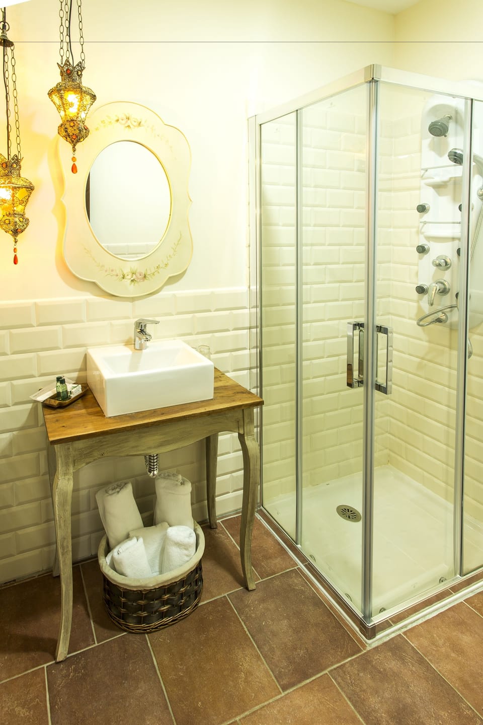 Twin Room, 2 Twin Beds, Terrace | Bathroom | Shower, free toiletries, hair dryer, towels