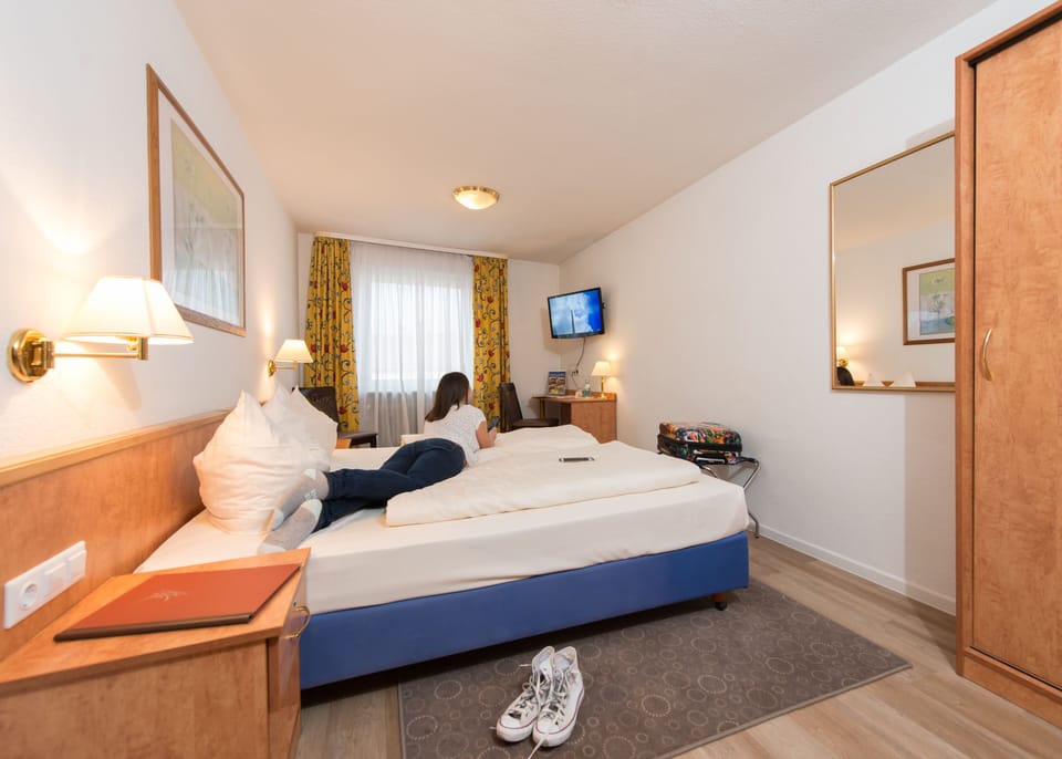 Double Room, 1 Double Bed, Non Smoking | Hypo-allergenic bedding, in-room safe, desk, soundproofing