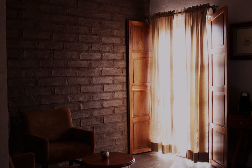 Business Suite, 1 King Bed, Non Smoking | In-room safe, desk, iron/ironing board, free cribs/infant beds