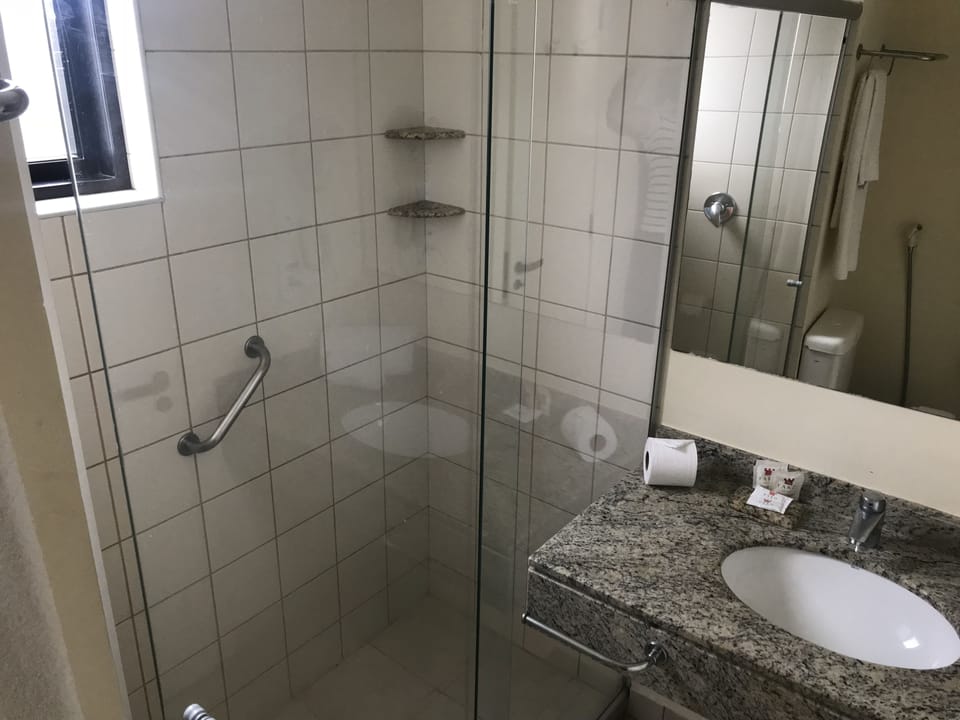 Shower, free toiletries, towels