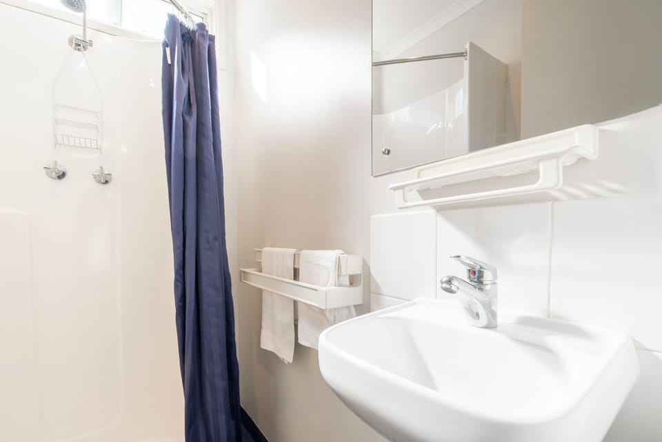 Echo Holiday Parks - Windsor Gardens Campground/ 
RV Resort in Adelaide