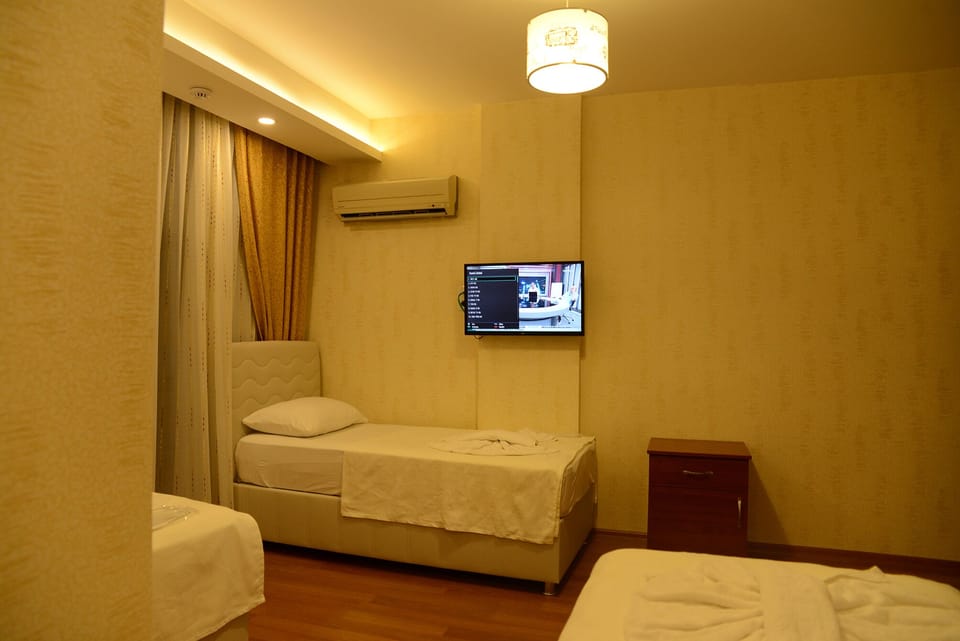 Laptop workspace, soundproofing, WiFi (free)