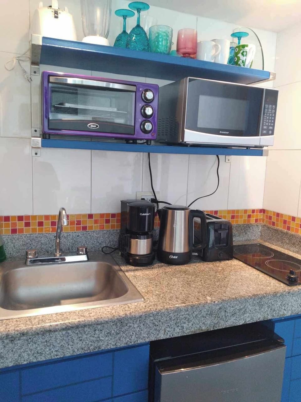 Family Condo, 1 Bedroom, Kitchenette, Ocean View | Private kitchen | Mini-fridge, microwave, stovetop, coffee/tea maker