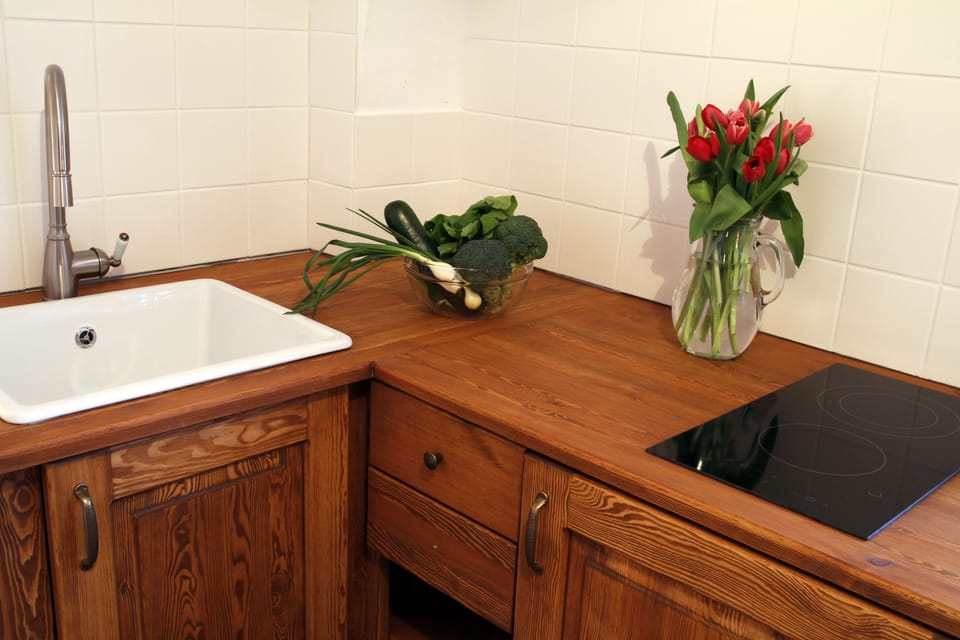 Apartment, Kitchenette | Private kitchenette | Electric kettle