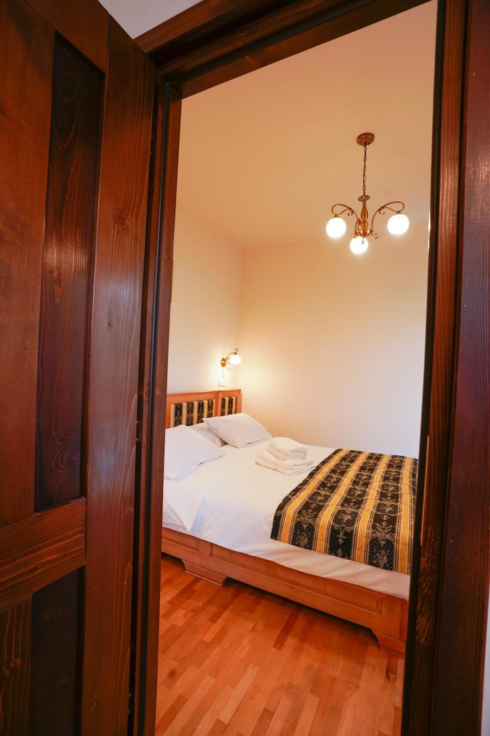 1 bedroom, Egyptian cotton sheets, premium bedding, minibar
