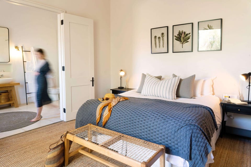 Premium bedding, down comforters, minibar, in-room safe