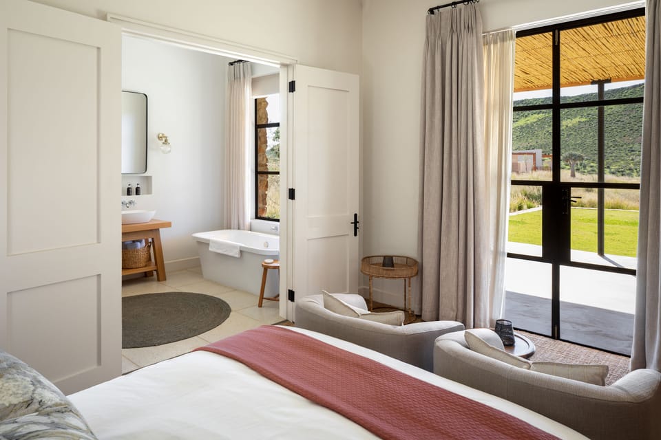 Classic Room | Premium bedding, down comforters, minibar, in-room safe