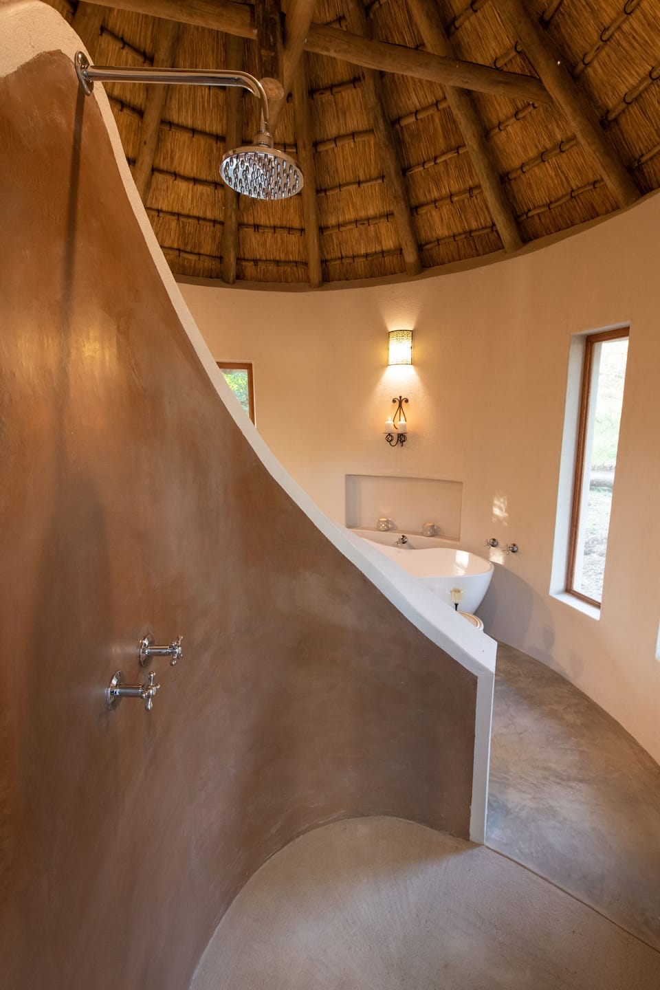 Deluxe Bungalow (5) | Bathroom | Shower, free toiletries, towels