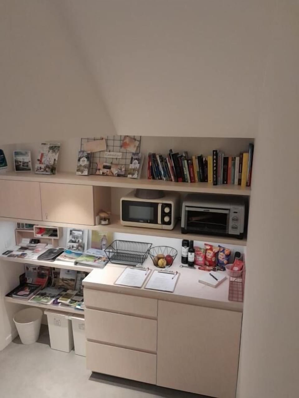 Shared fridge, microwave, coffee/tea maker, cookware/dishes/utensils