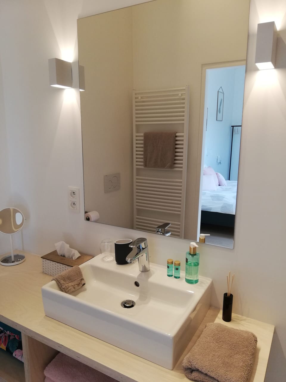 Comfort Double Room | Bathroom | Free toiletries, hair dryer, towels, soap