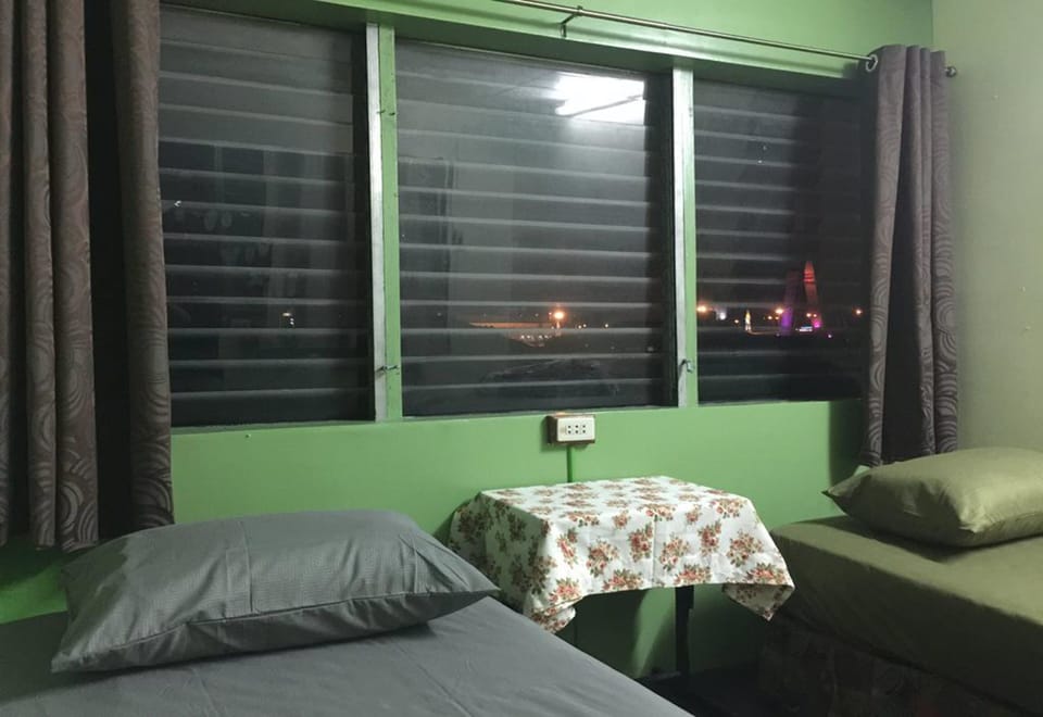 Economy Twin Room | Desk, free WiFi, bed sheets