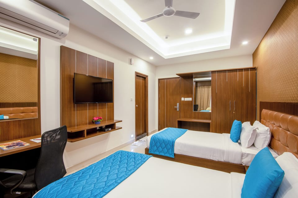 Executive Room, Smoking | 1 bedroom, Egyptian cotton sheets, premium bedding, in-room safe