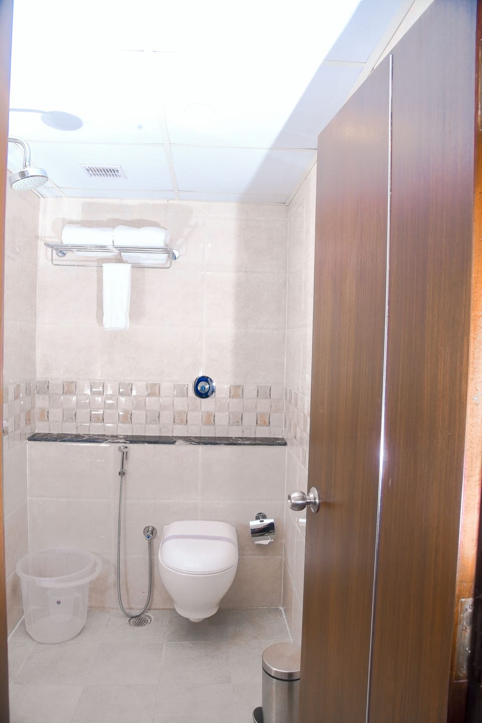 Standard Room, 1 Double Bed, Accessible, Smoking | Bathroom | Shower, rainfall showerhead, free toiletries, bathrobes