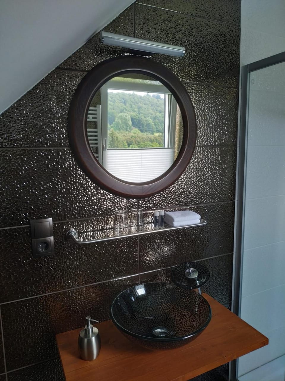 Shower, free toiletries, hair dryer, towels