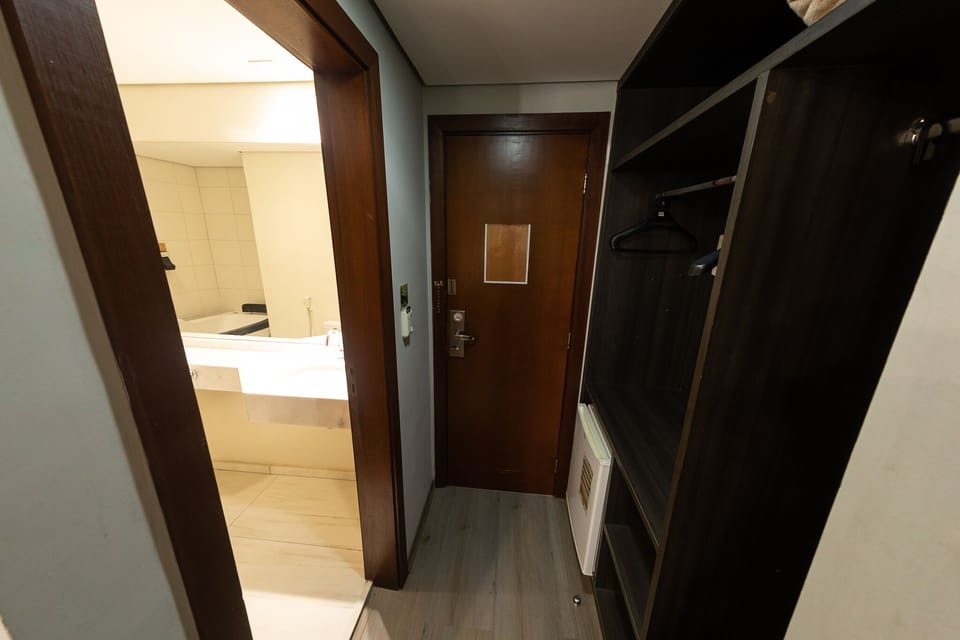 Suite Luxo, Cama King Size | Minibar, desk, blackout drapes, free WiFi