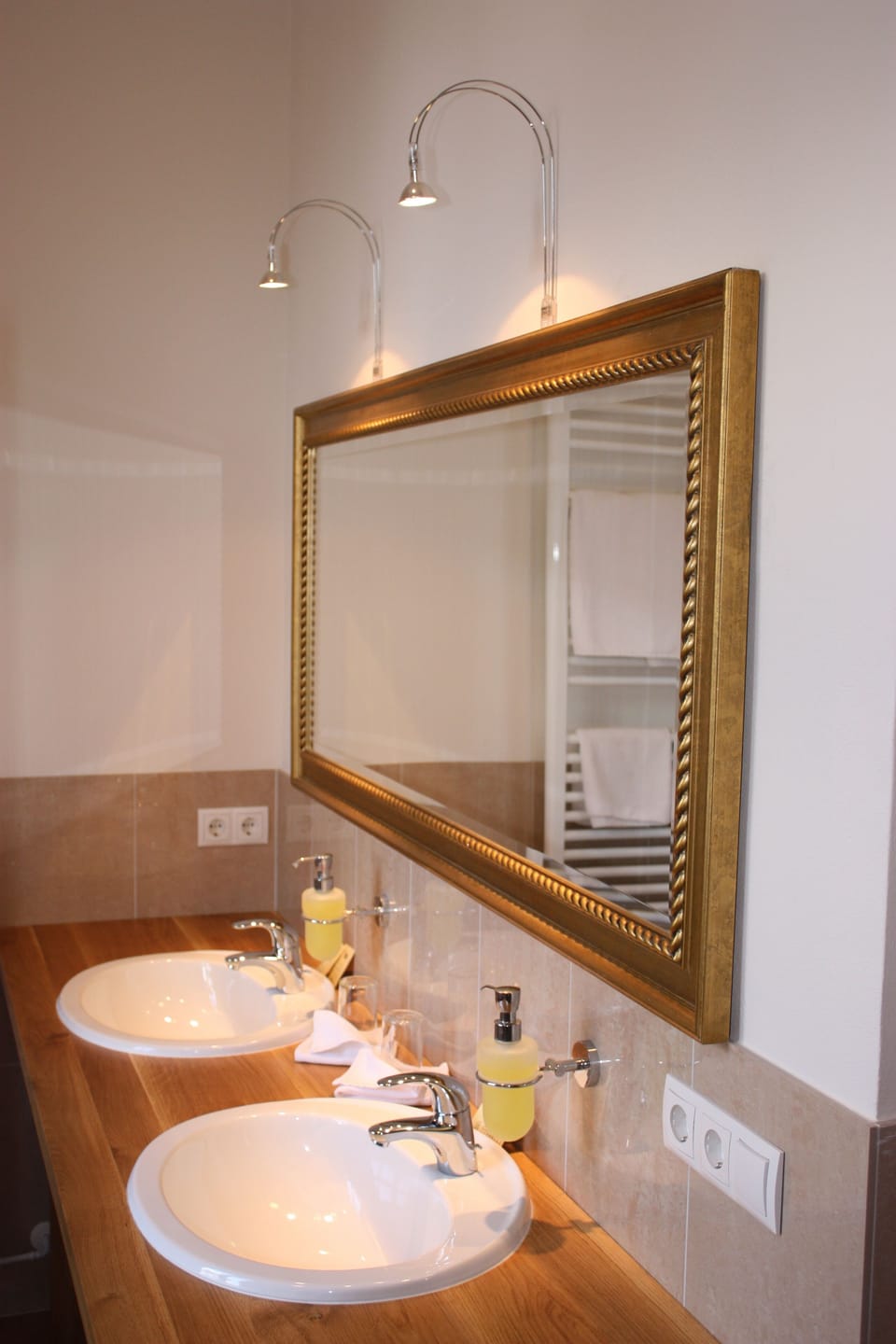 Wedding-Suite | Bathroom | Shower, free toiletries, hair dryer, towels