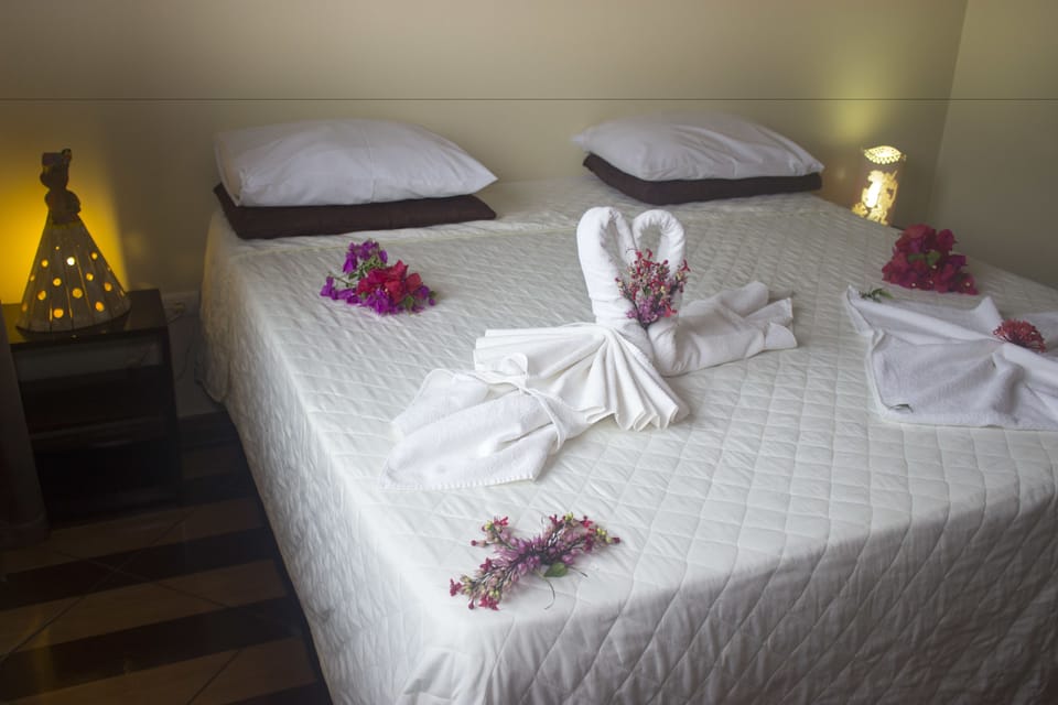 Basic Double Room, 1 Double Bed, Non Smoking | Free WiFi, bed sheets