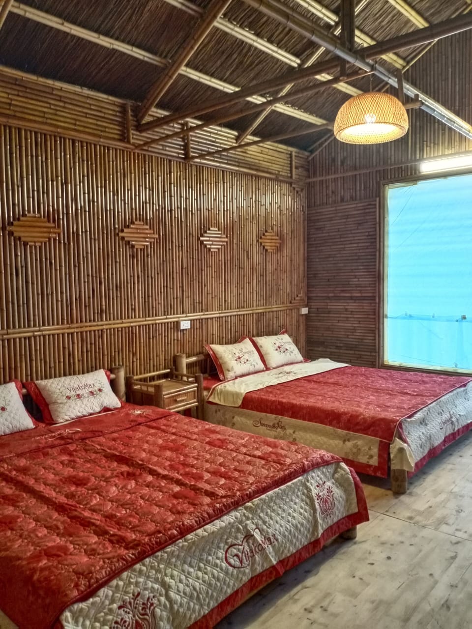 Design Bungalow | Individually decorated, individually furnished, desk, soundproofing