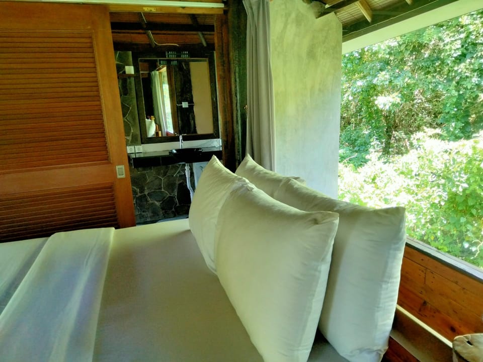 Honeymoon Single Room, 1 Bedroom, Courtyard View, Poolside | In-room safe, blackout drapes, soundproofing, free WiFi