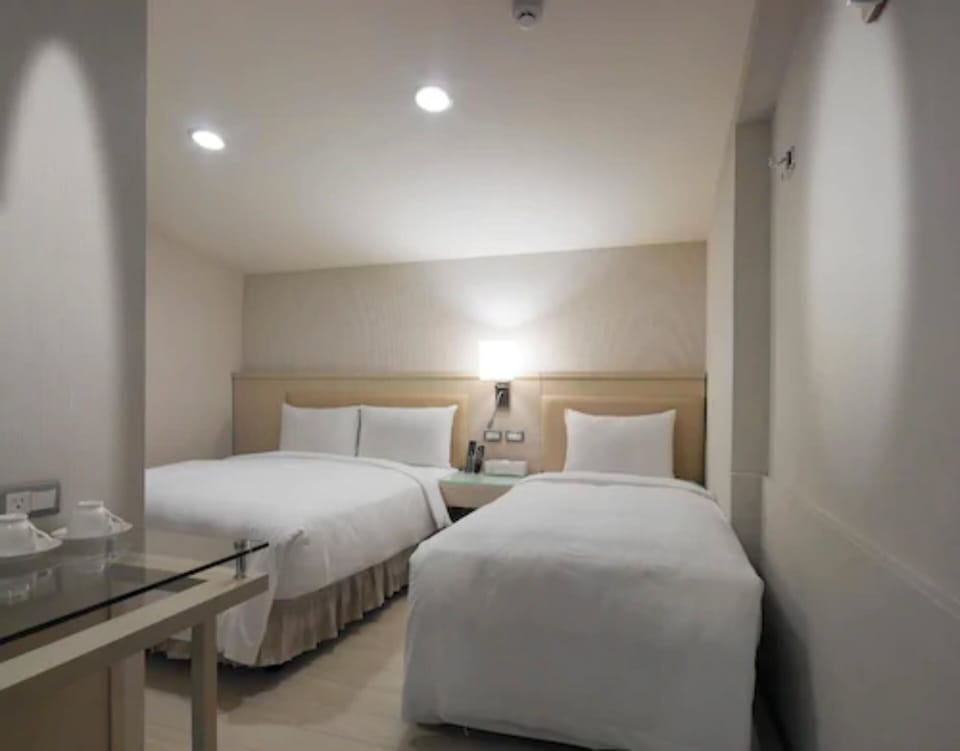 Triple Room | Minibar, soundproofing, free WiFi