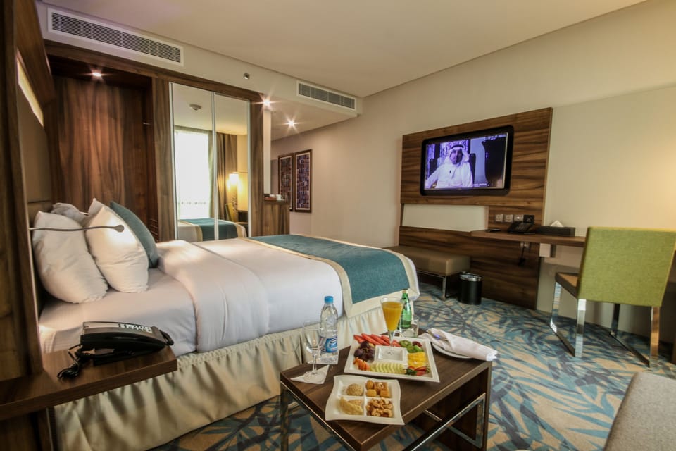 Superior Room, 1 King Bed with Sofa bed, City View | Minibar, in-room safe, desk, soundproofing