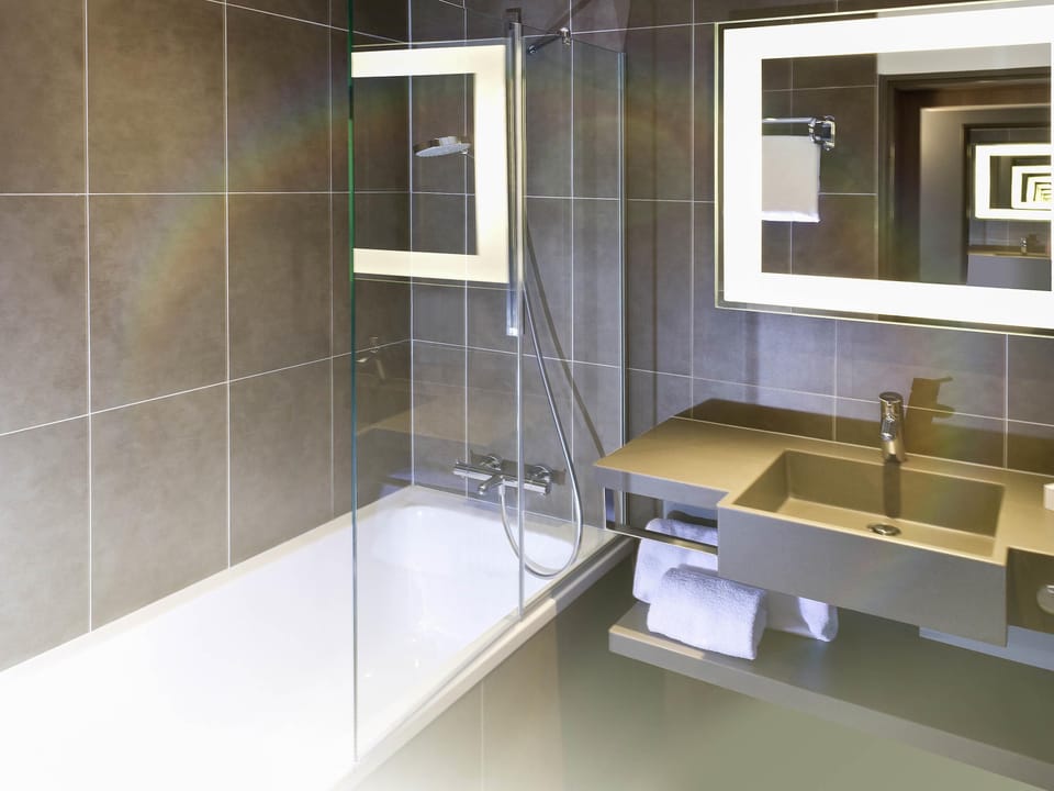 Minibar, in-room safe, desk, soundproofing