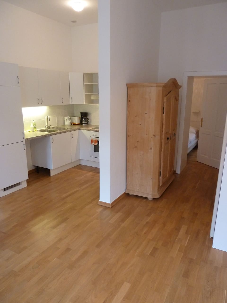 City Apartment, 2 Bedrooms | Private kitchen | Fridge, oven, stovetop, coffee/tea maker