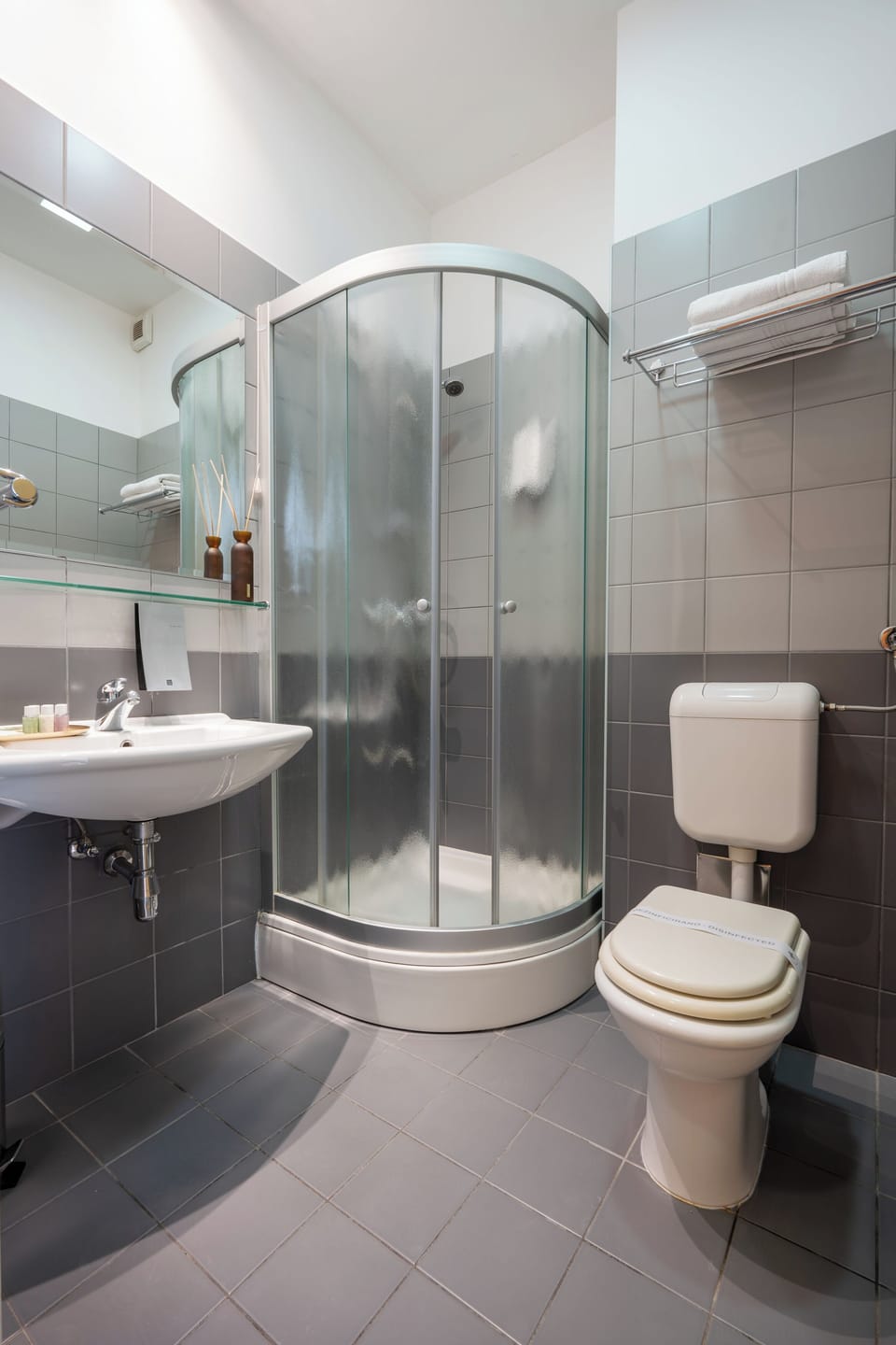 Shower, free toiletries, hair dryer, towels