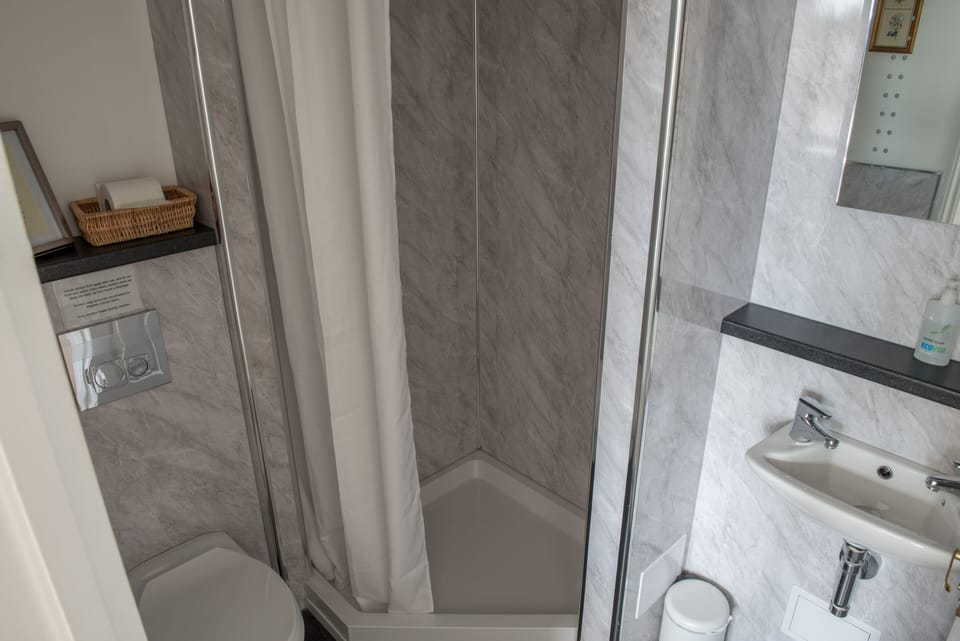 Toothbrush Rooms at Lattice Lodge Bed and Breakfast in Ipswich