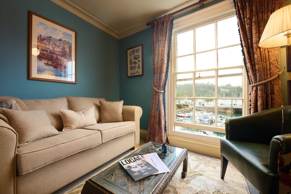 Premium Double Room | Hypo-allergenic bedding, iron/ironing board, free WiFi, bed sheets