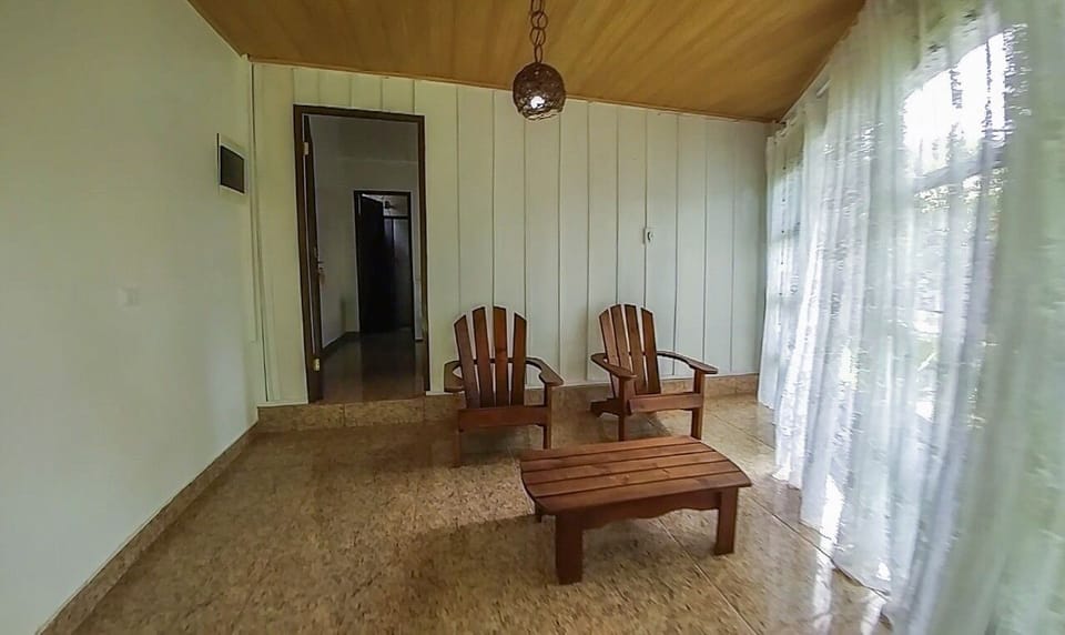 Comfort Triple Room, Ensuite (King Size Rede) | Living area | LCD TV