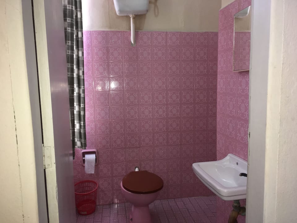 Standard Double Room | Bathroom | Towels, soap