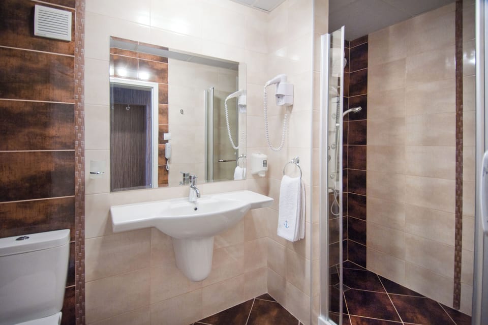 Free toiletries, hair dryer