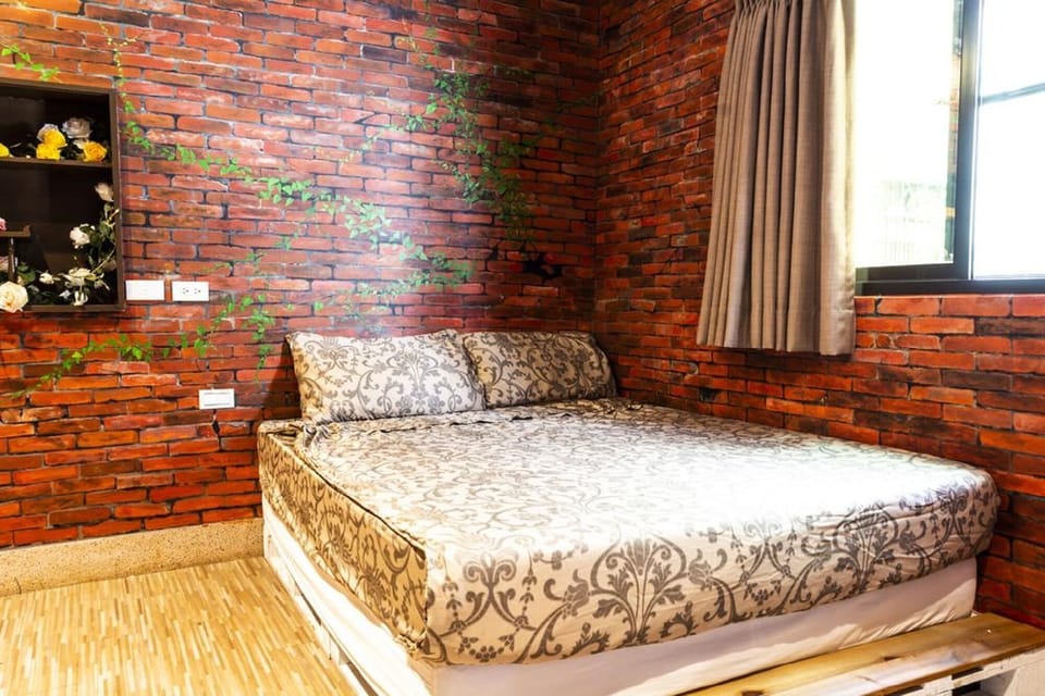 Standard Double Room, Non Smoking | Desk, free WiFi, bed sheets