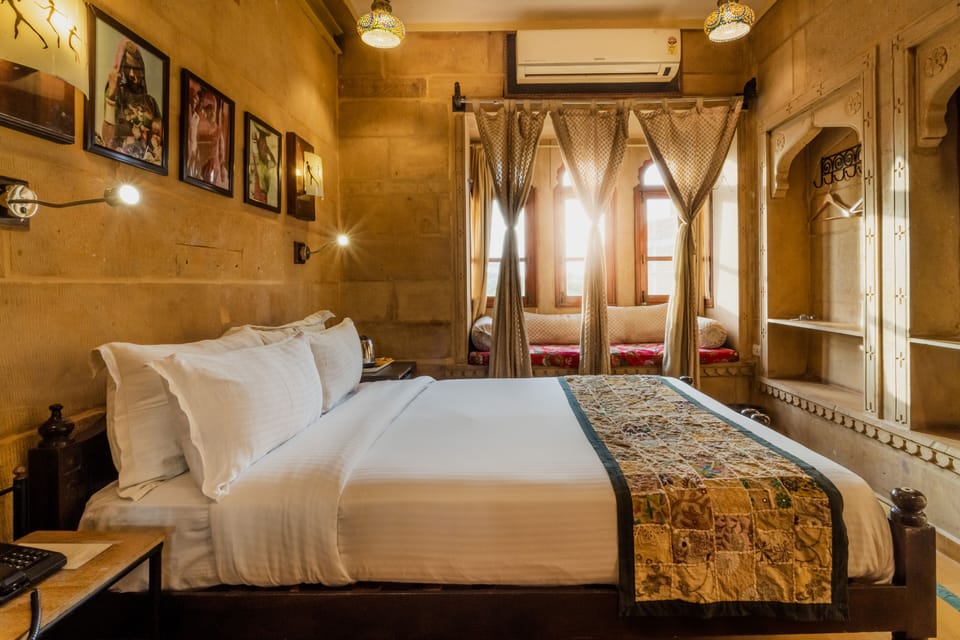 DELUXE ROOMS (ON 1ST AND 2ND FLOOR) | Minibar, in-room safe, desk, rollaway beds