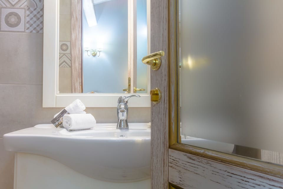 Panoramic Double Room | Egyptian cotton sheets, down comforters, memory foam beds, minibar