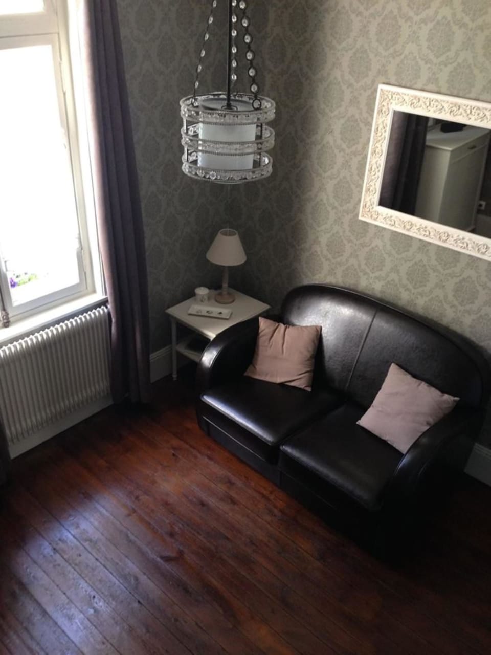 Duplex | Living room | Flat-screen TV