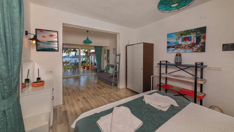 Grand Suite, 1 King Bed with Sofa bed, Sea View (Okyanus) | 1 bedroom, Egyptian cotton sheets, premium bedding, minibar