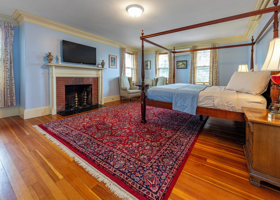 Stratford #1 (West End) | Individually decorated, individually furnished, iron/ironing board