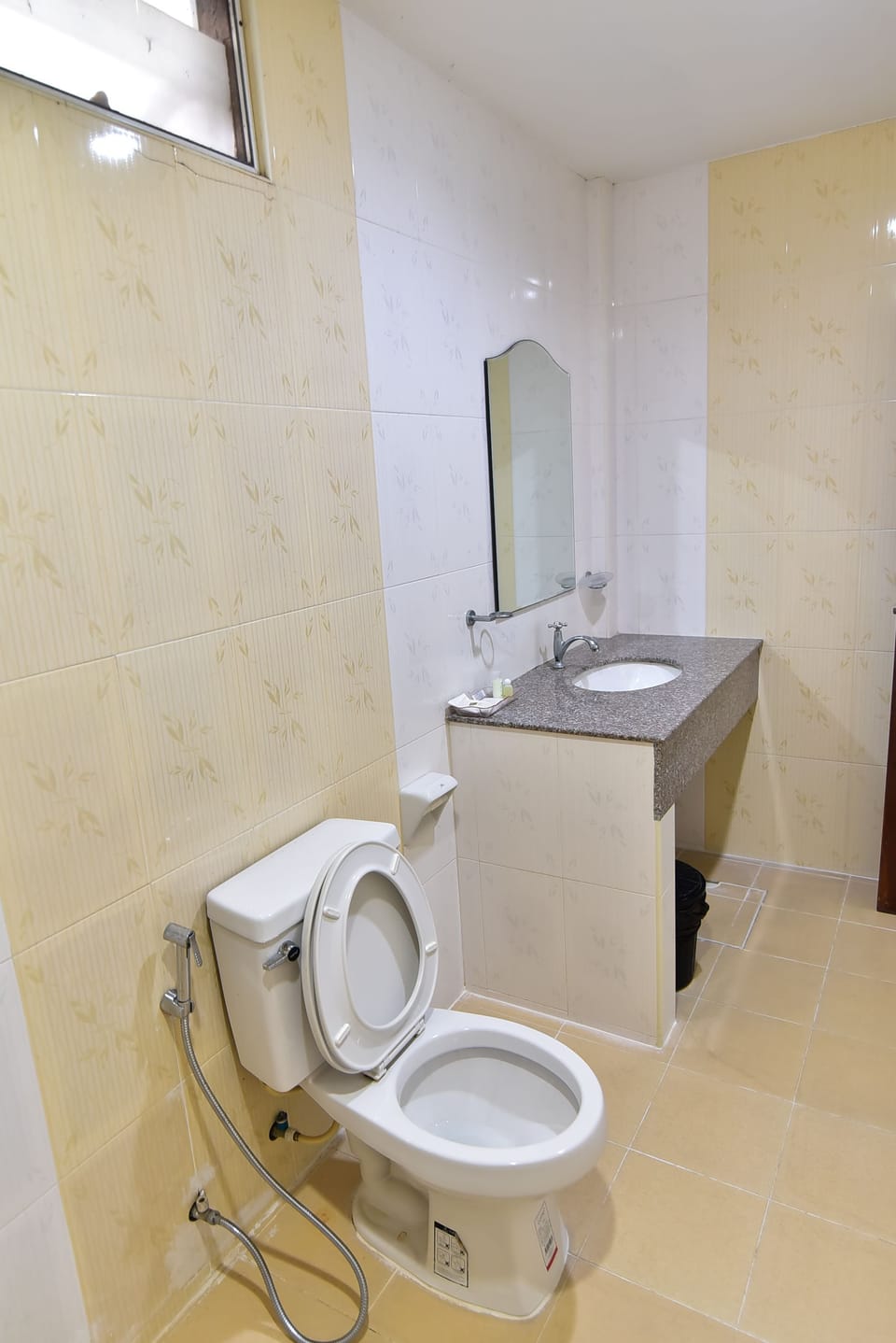 Family Triple Room | Bathroom | Shower, free toiletries
