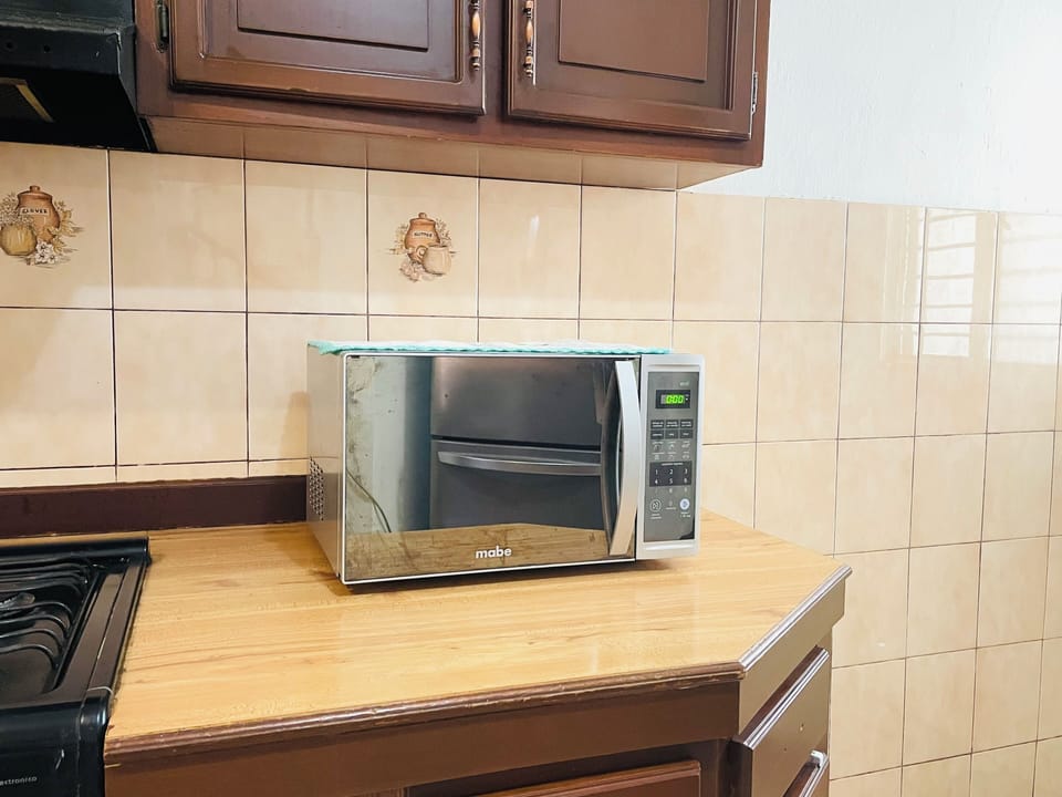 Family House, 3 Bedrooms | Private kitchen | Fridge, microwave, oven, stovetop